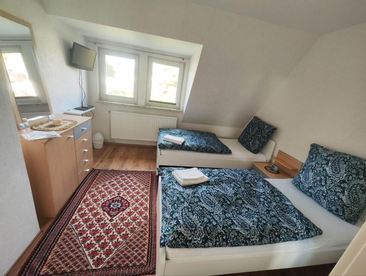 Schickes 110Qm Ferienhaus In Naehe Vw, Messe,Dez Und Orangerie Kassel Bagian luar foto