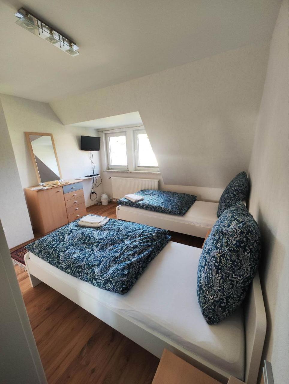 Schickes 110Qm Ferienhaus In Naehe Vw, Messe,Dez Und Orangerie Kassel Bagian luar foto