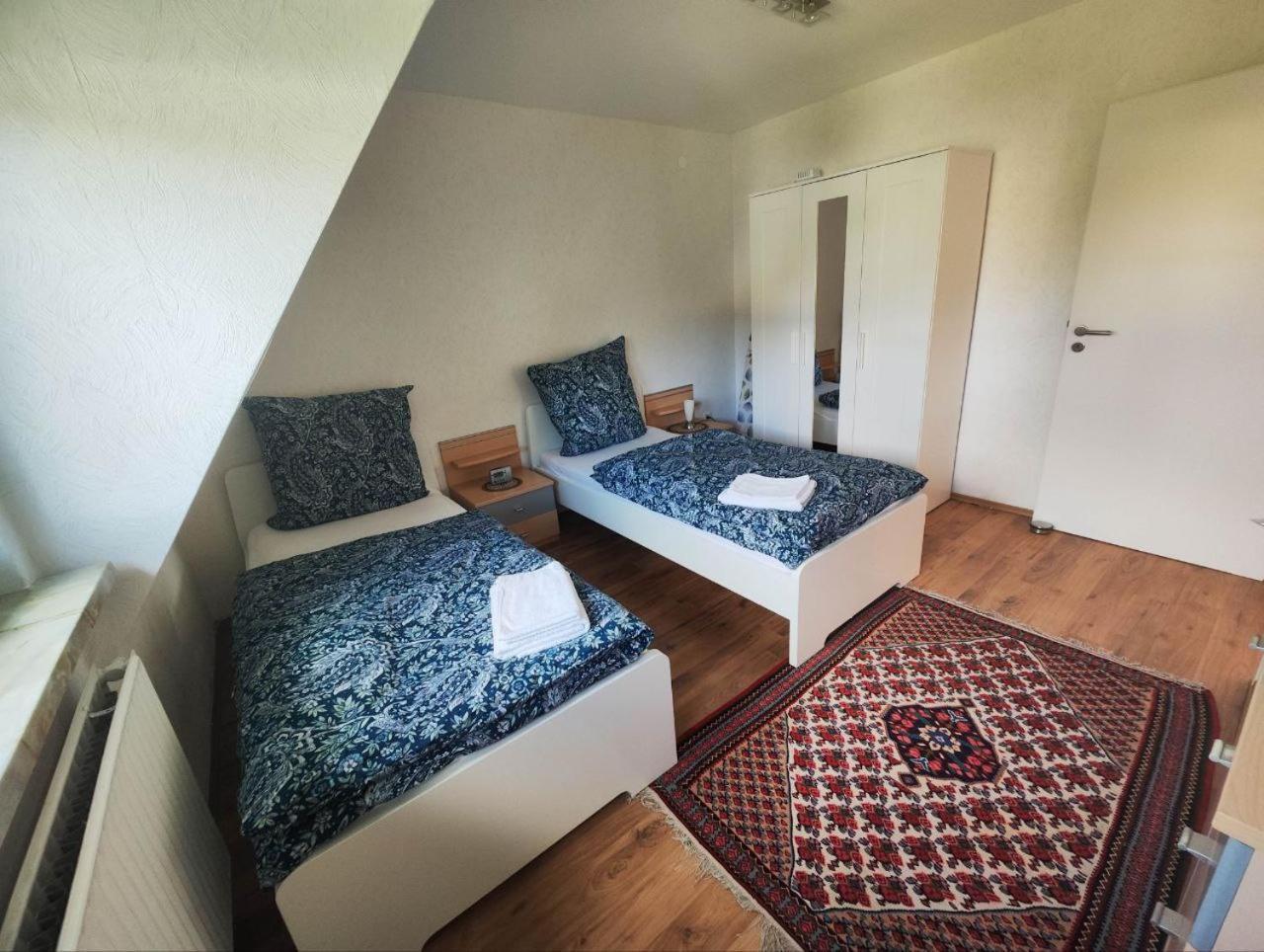 Schickes 110Qm Ferienhaus In Naehe Vw, Messe,Dez Und Orangerie Kassel Bagian luar foto